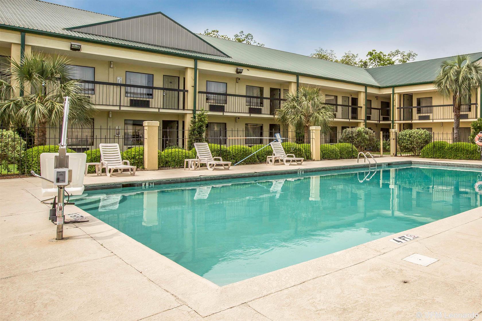 Quality Inn & Suites Near Lake Eufaula Exteriör bild