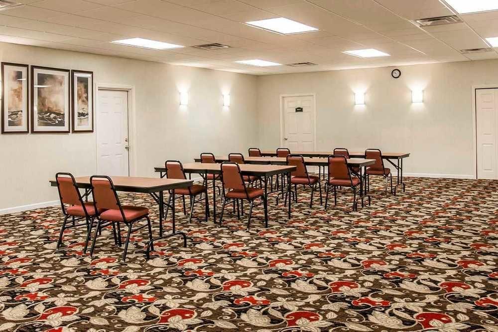 Quality Inn & Suites Near Lake Eufaula Exteriör bild