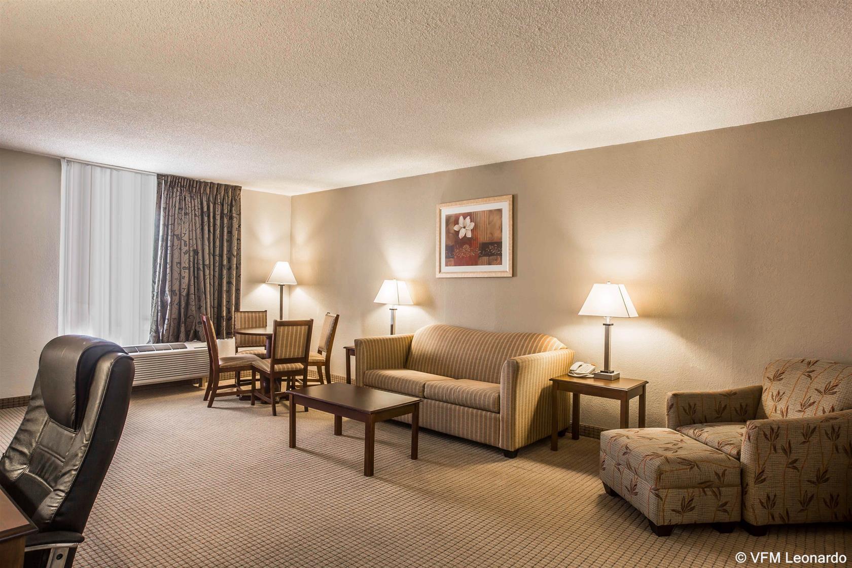 Quality Inn & Suites Near Lake Eufaula Exteriör bild