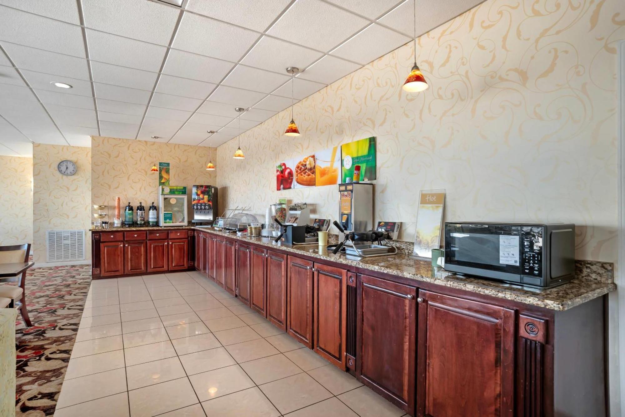 Quality Inn & Suites Near Lake Eufaula Exteriör bild