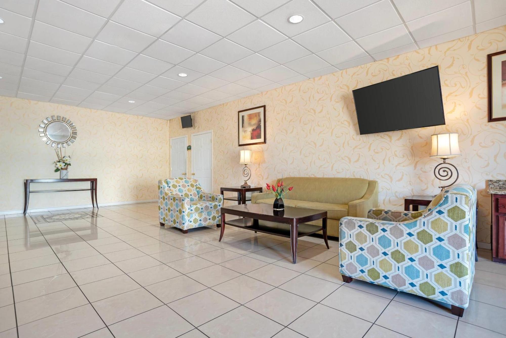 Quality Inn & Suites Near Lake Eufaula Exteriör bild