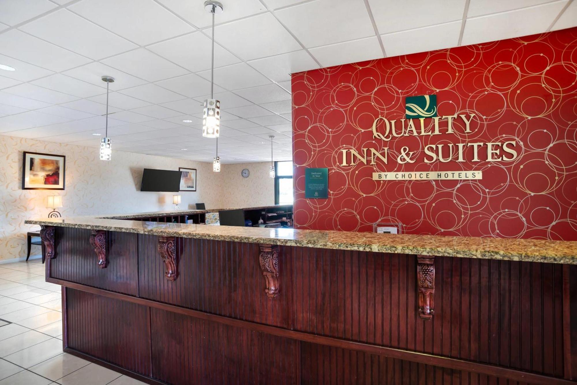 Quality Inn & Suites Near Lake Eufaula Exteriör bild